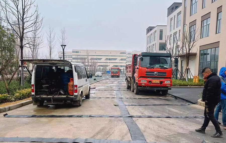 東湖高新國際健康城瀝青道路施工案例